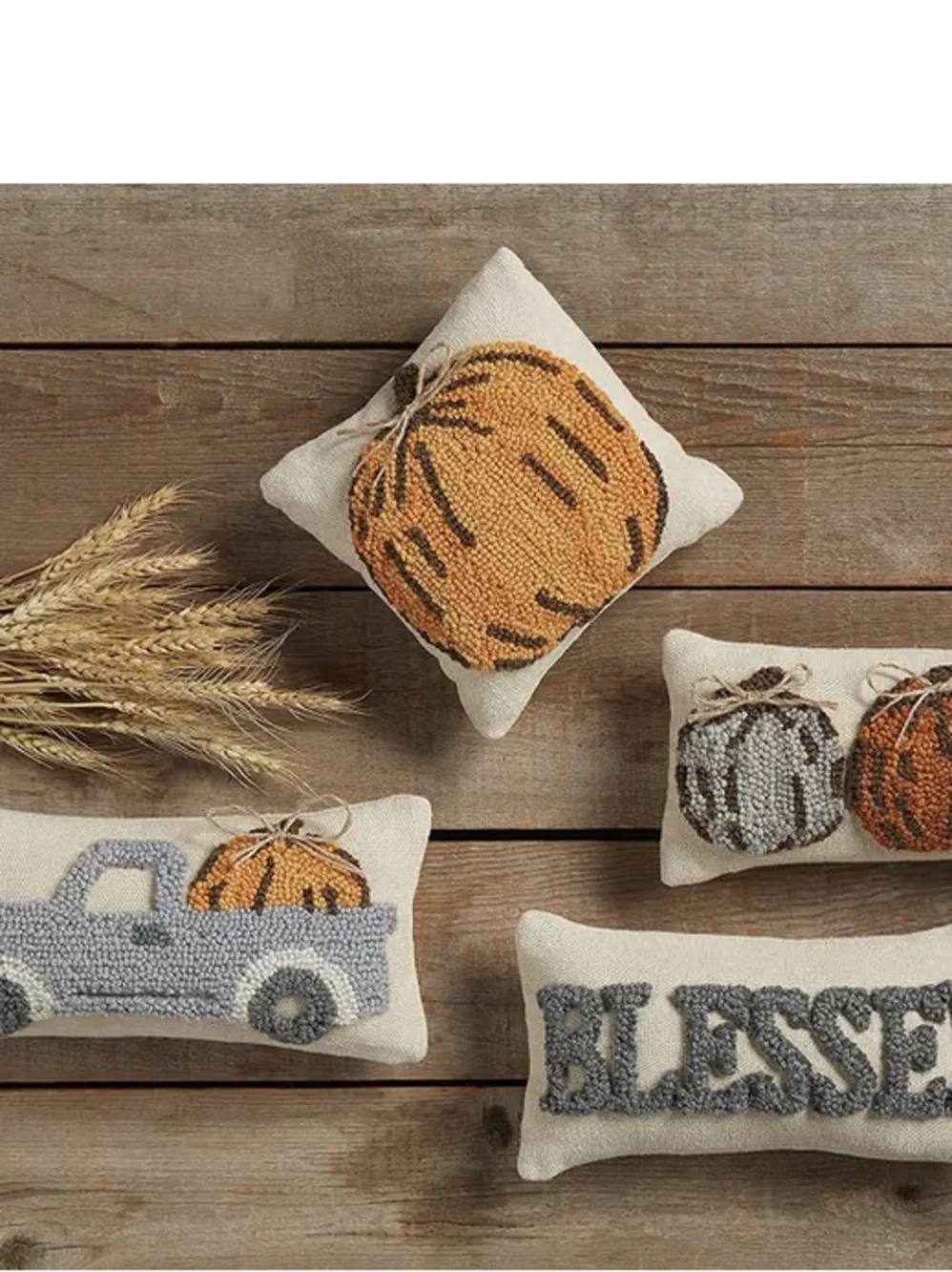 MUD PIE NWT Fall Mini Hooked Pillow, Pumpkin, 8